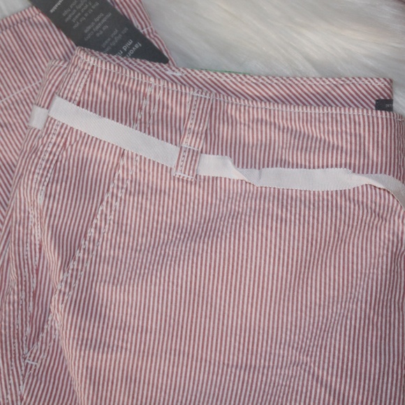 Dockers, Favorite fit stripped pink and white seersucker Capri pants - Picture 1 of 9